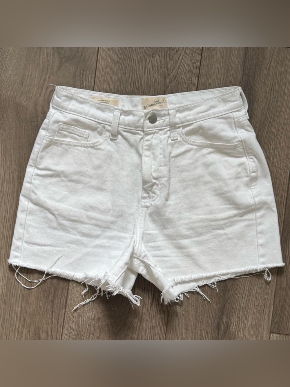 Universal Thread White Distressed Boyfriend Shorts Size 0 EUC Frayed Hem